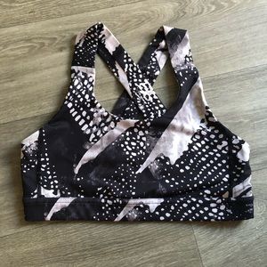 Lululemon Black & White Sports Bra Size 8